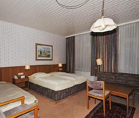 Hotel Bei Der Esplanade Хамбург Екстериор снимка