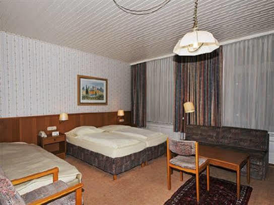 Hotel Bei Der Esplanade Хамбург Екстериор снимка