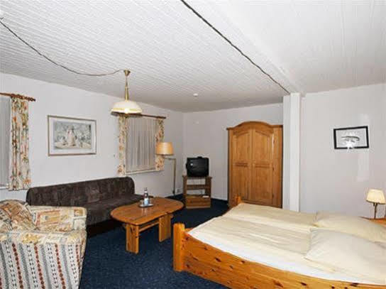 Hotel Bei Der Esplanade Хамбург Екстериор снимка